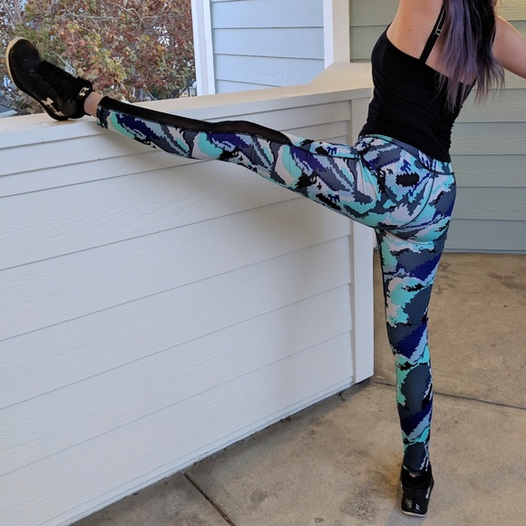 Aztec Pattern Leggings - Picture 2 of 3